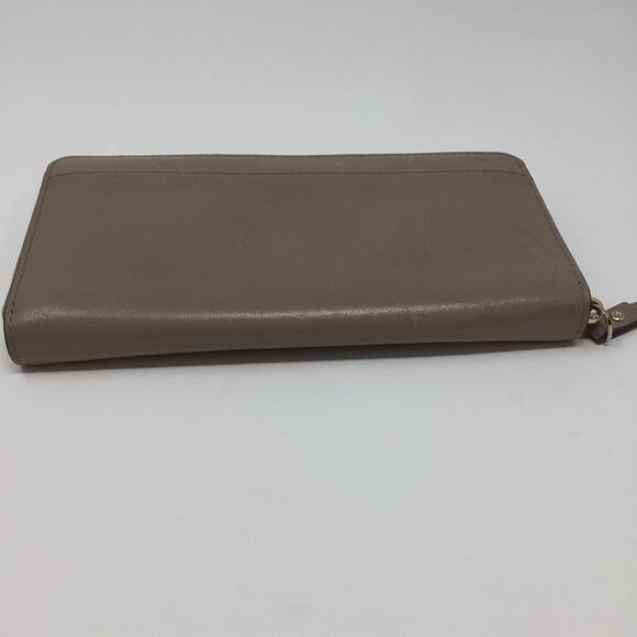 Kate Spade Zippered Bow Wallet - Picture 3 of 4